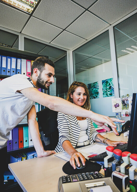 Equipe qui travaille dans la pme familiale Wendel