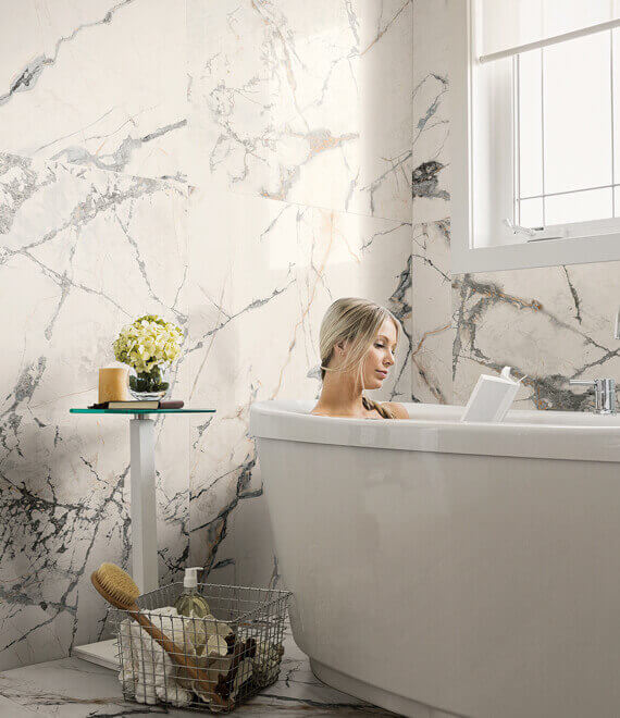 L'imitation marbre peut être adopté dans une salle de bain