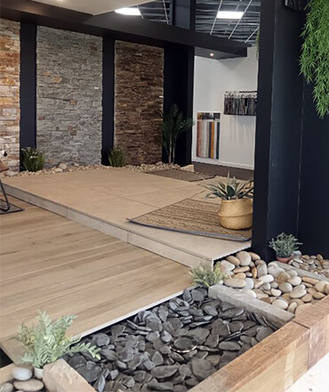 Amenagez vos extérieurs : gazon synthétique, carrelage terrasse, margelles de piscine, galets, pierre de parement